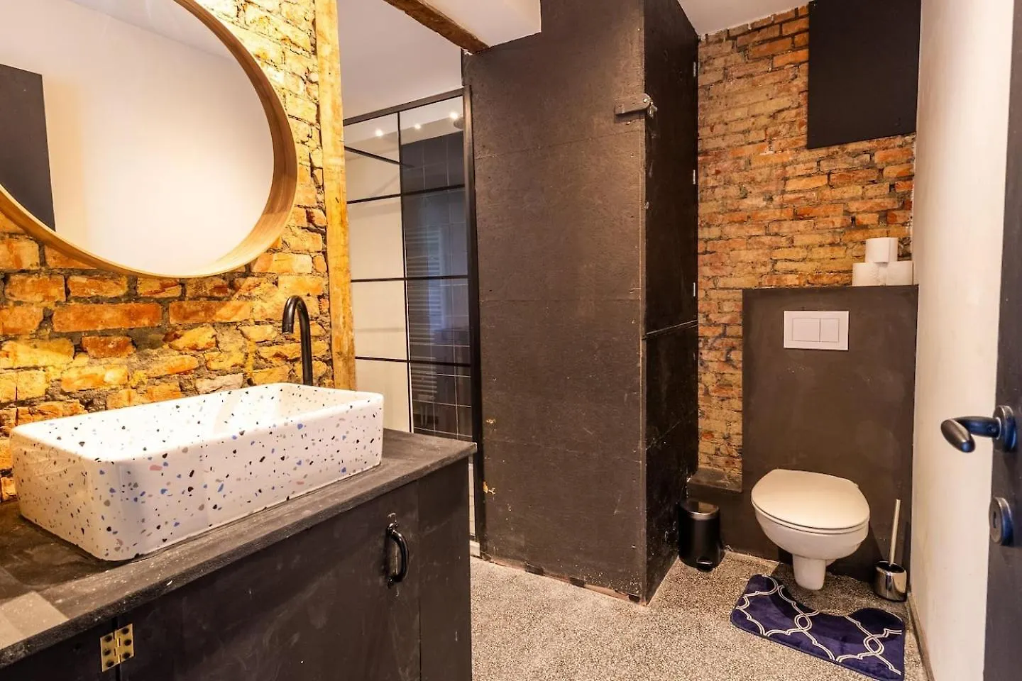 Zooside Suites Antverpy 0*,  Belgie
